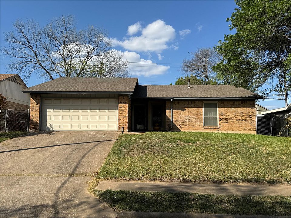1st image of 102 Skyloop Dr