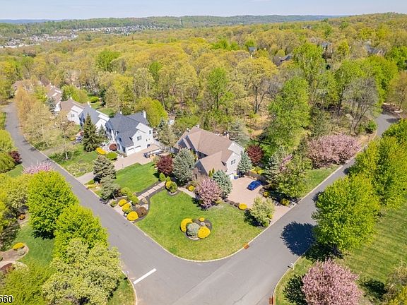 5th image of 19 Ridge Rd