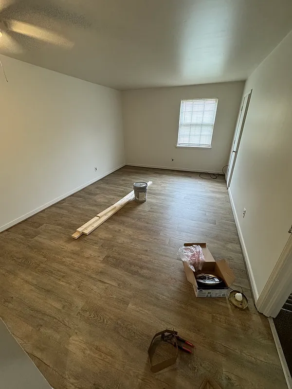 1 bed, 1.0 bath, $895 — Photo 2