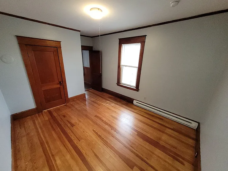 310 Cartier St #4 — Photo 7
