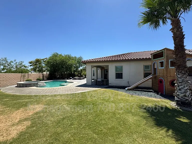 74635 Tesla Dr — Photo 63