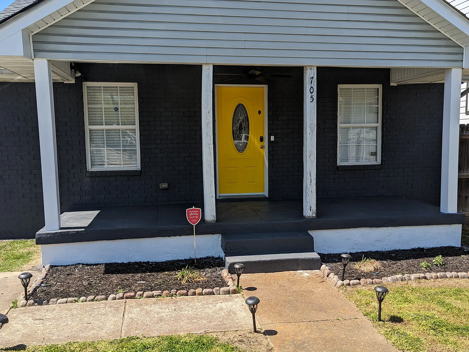 2 bed, 600 sqft, $1,900 — Photo 1