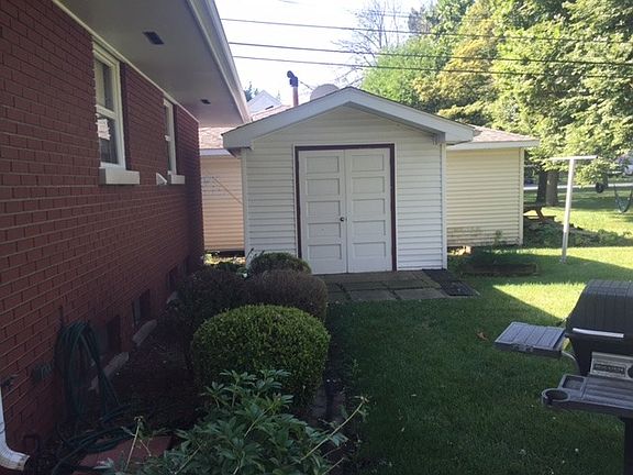 4th image of 15958 Parkside Ave