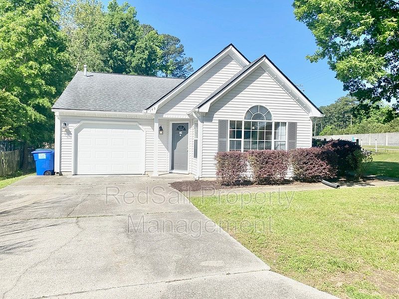 1st image of 145 Bridle Ln