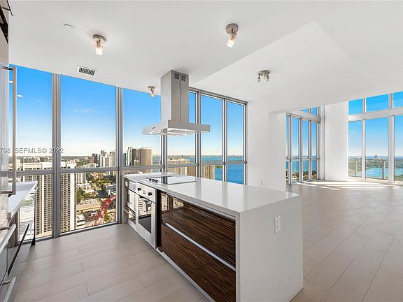 3rd image of 1100 Biscayne Blvd #29