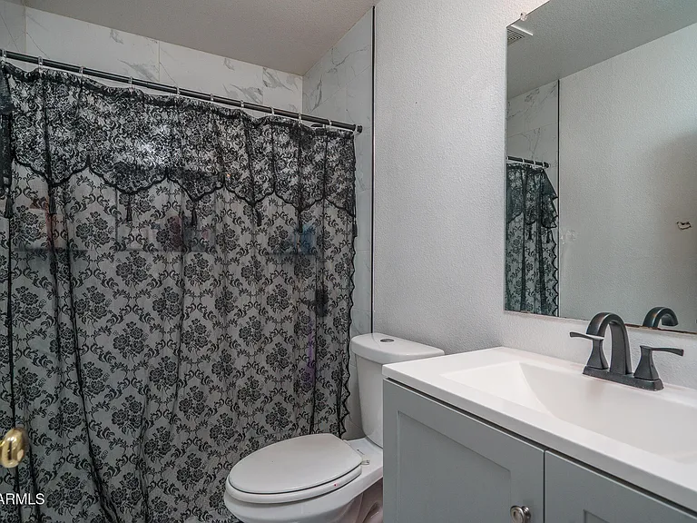 16006 W Lincoln St — Photo 13