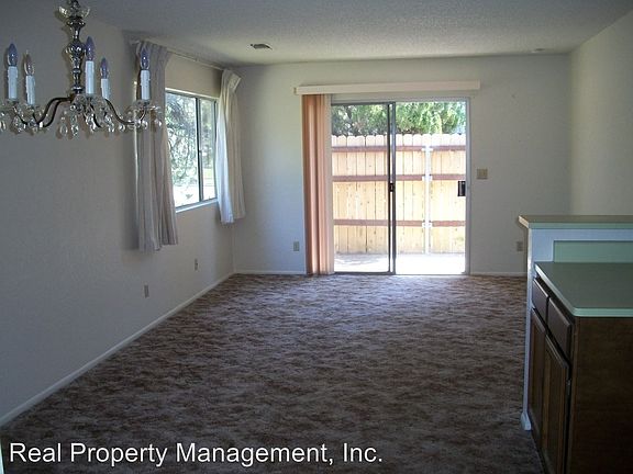 3rd image of 989 Jamieson Ct APT 1