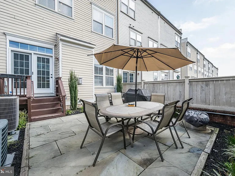 7822 Tilghman St — Photo 22