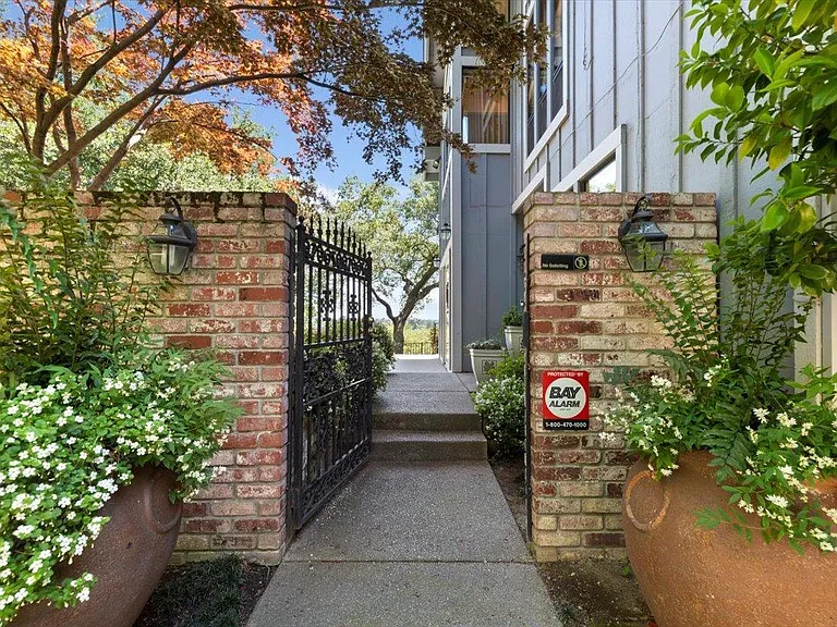 3920 Ridge St — Photo 48