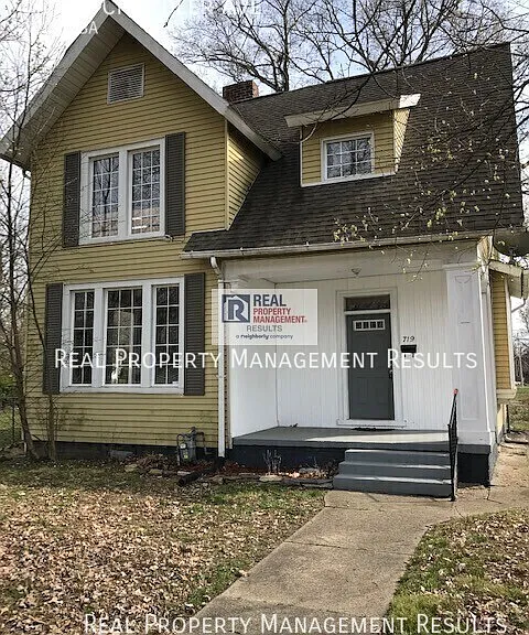 719 E Chandler Ave — Photo 1