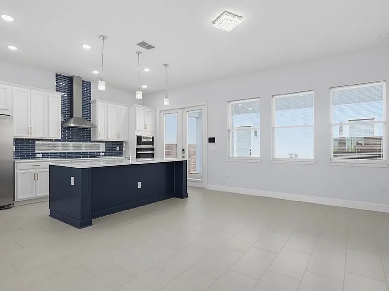 10322 Marconi Ave — Photo 10