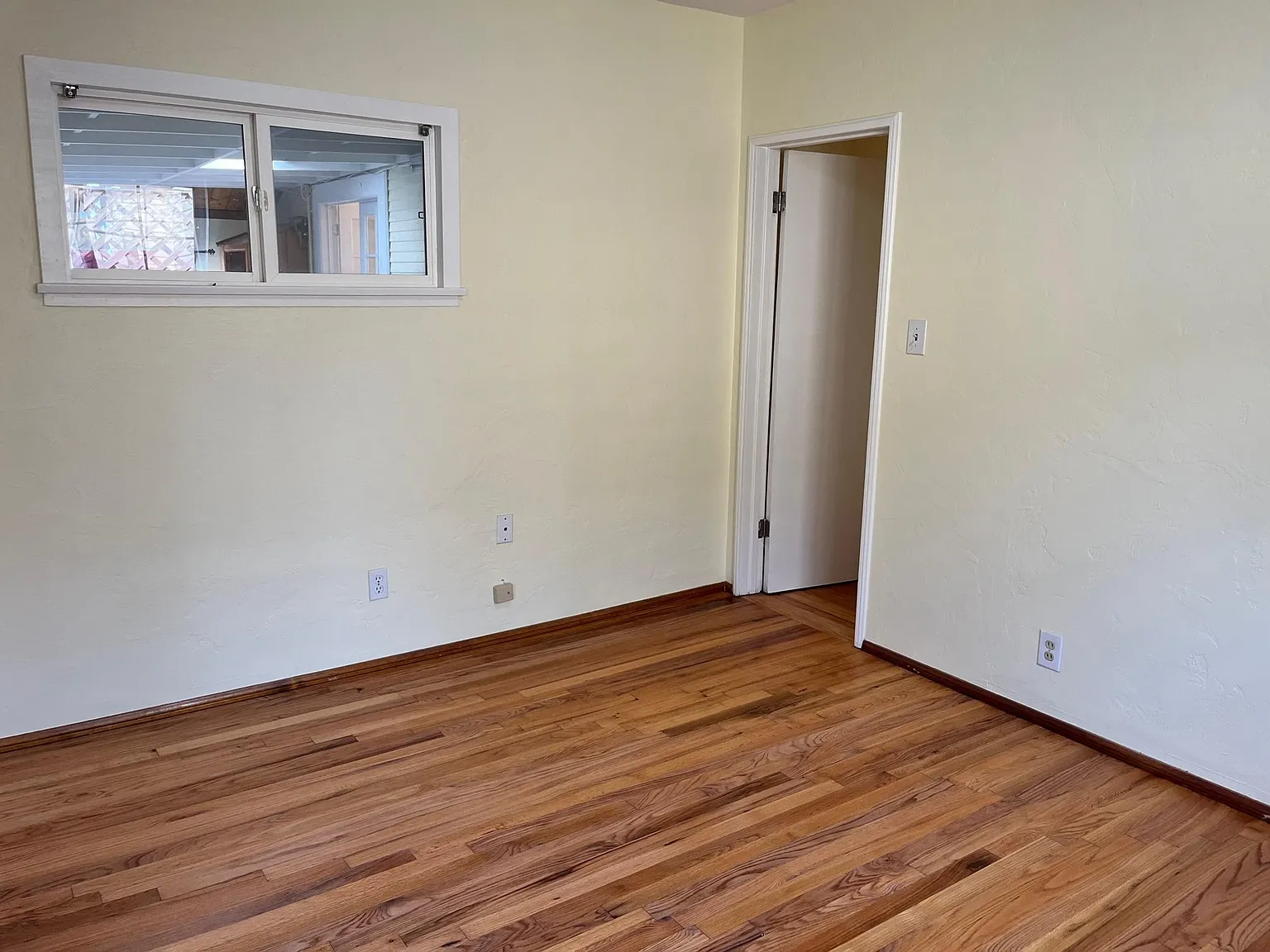 2 bed, 1.5 bath, 1200 sqft, $4,500 — Photo 4