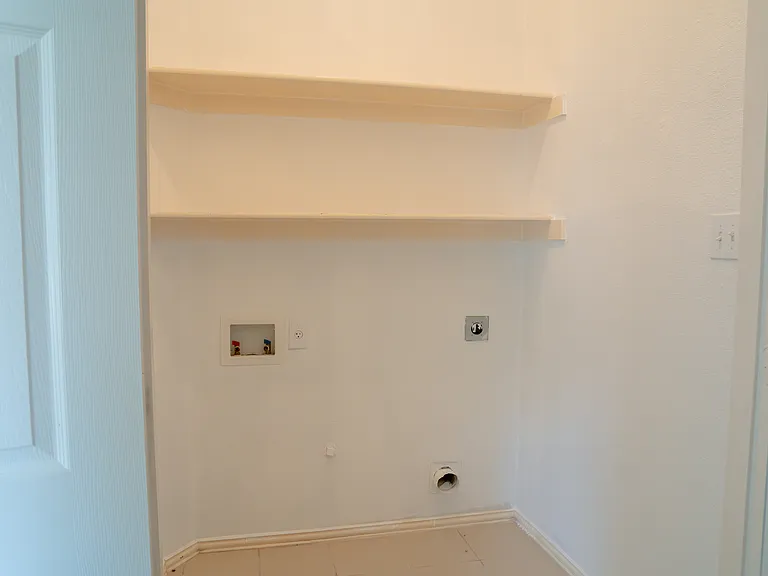 1730 Mineral Springs Dr — Photo 23