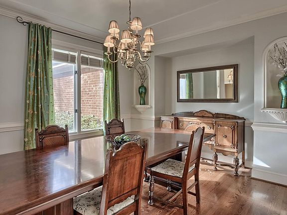 5th image of 209 Shorewood Ct