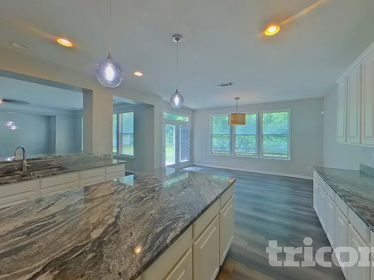 7457 Mistydawn Dr — Photo 5