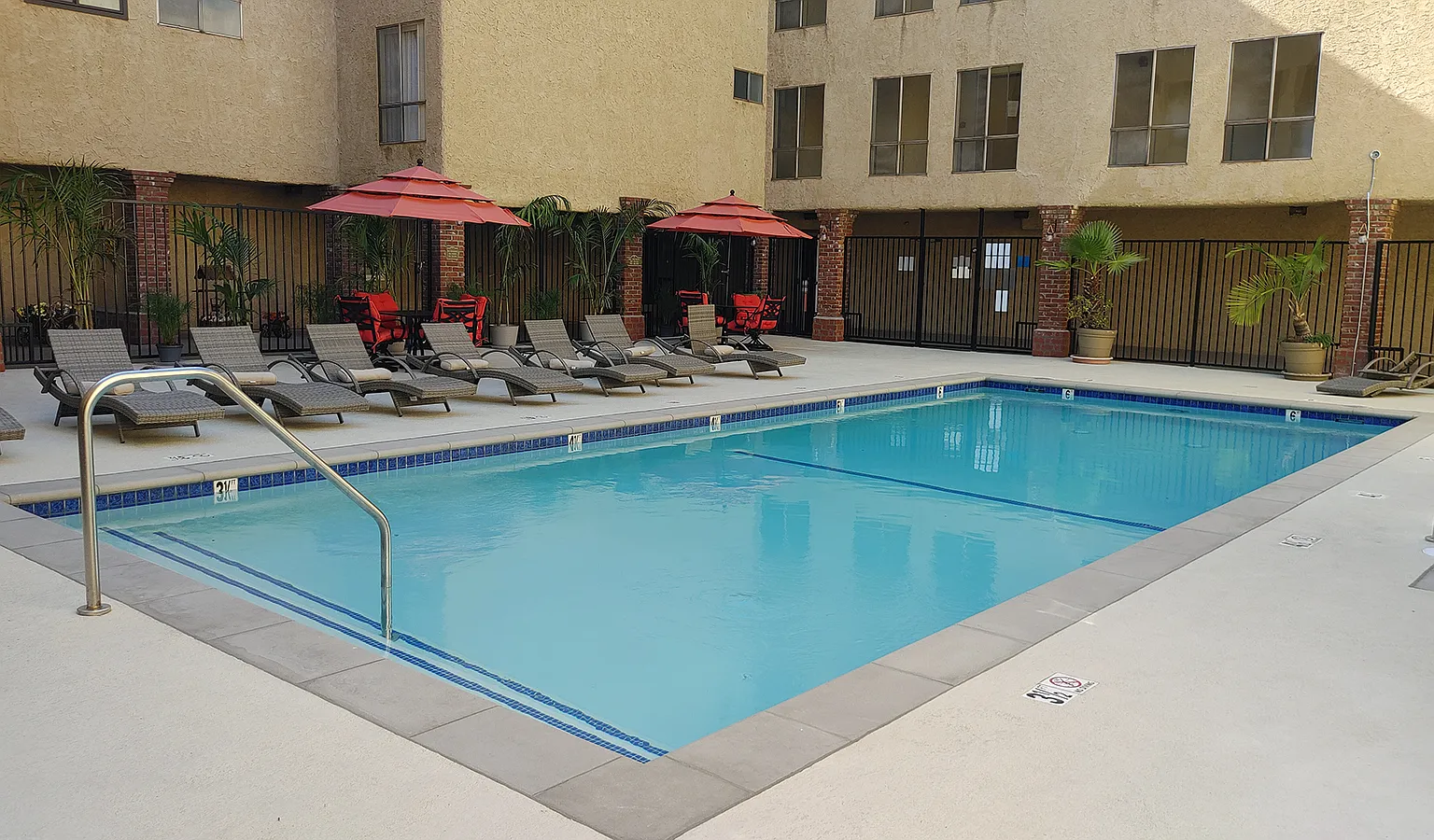 1 bed, 807 sqft, $2,300 — Photo 1