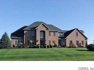 5027 Brittany Ln, Syracuse, NY 13215