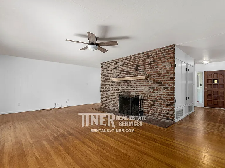 9136 Cecile Way — Photo 11