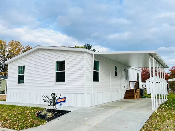 10 Michael Dr, Olmsted Falls, OH 44138