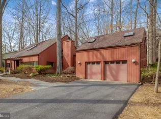 1941 Upper Lake Dr, Reston, VA 20191