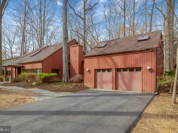 1941 Upper Lake Dr, Reston, VA 20191
