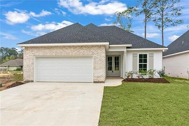 3 bed, 2.0 bath, 1805 sqft, $2,700 — Photo 2