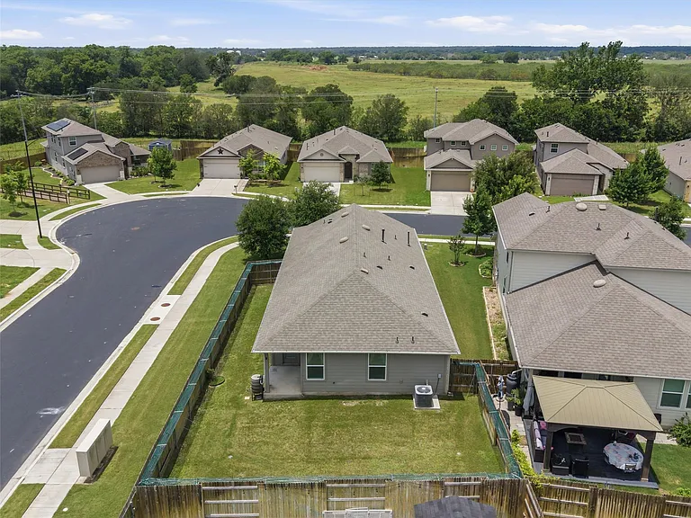 233 Baron Creek Trl — Photo 28