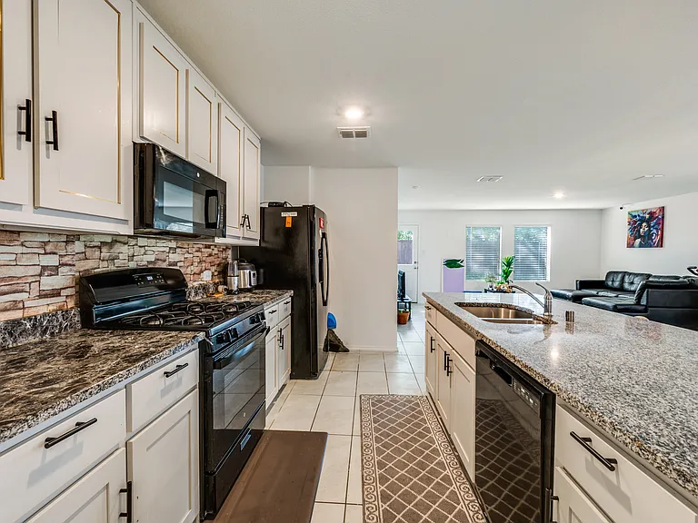1416 Claireborne Ct — Photo 16