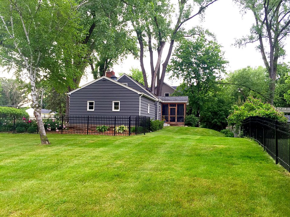 2nd image of 100 Jersey Ave N