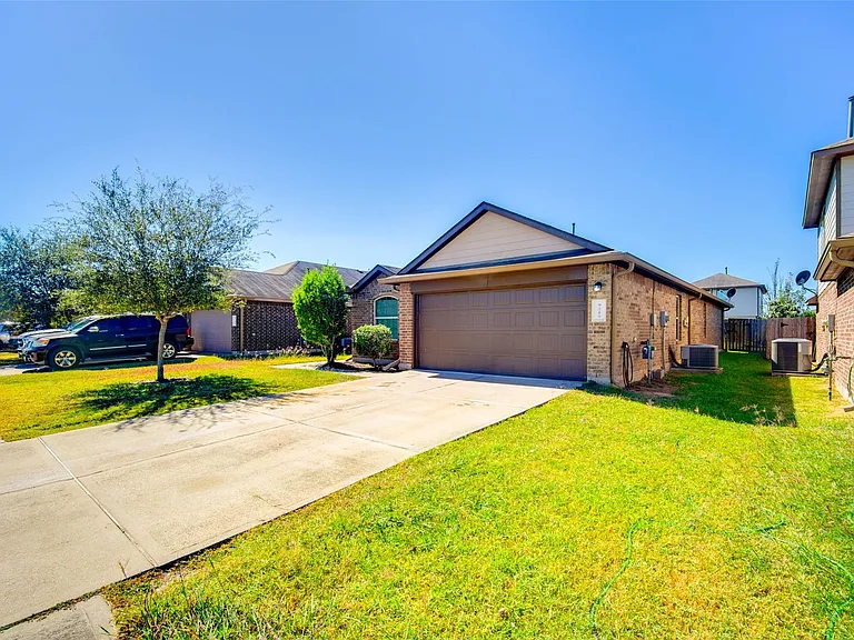 9210 Rustling Manor Ln — Photo 3