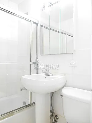 Rented by Manhattan Connection | media 7