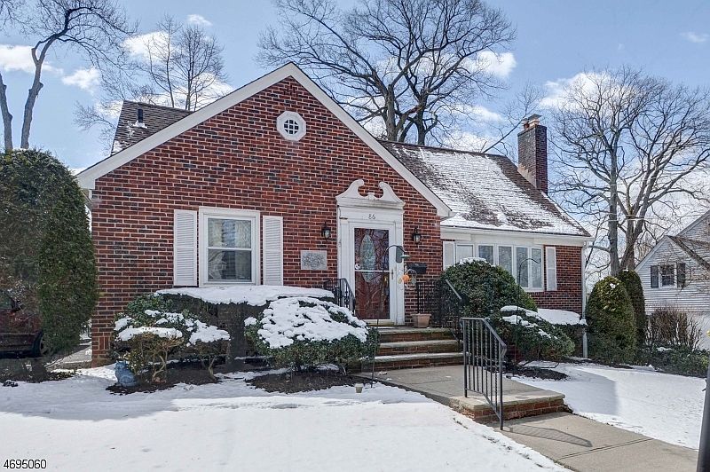 1st image of 86 Fairview Ave
