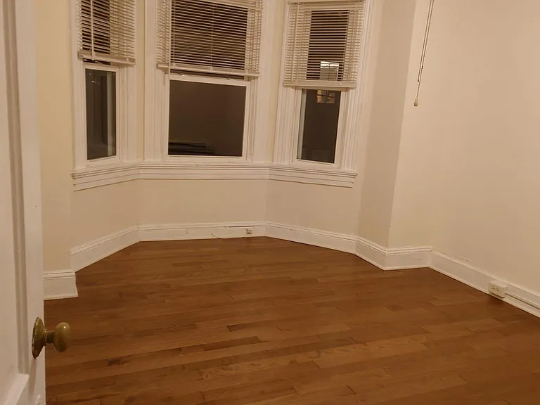 1832 Bolton St #2 — Photo 6