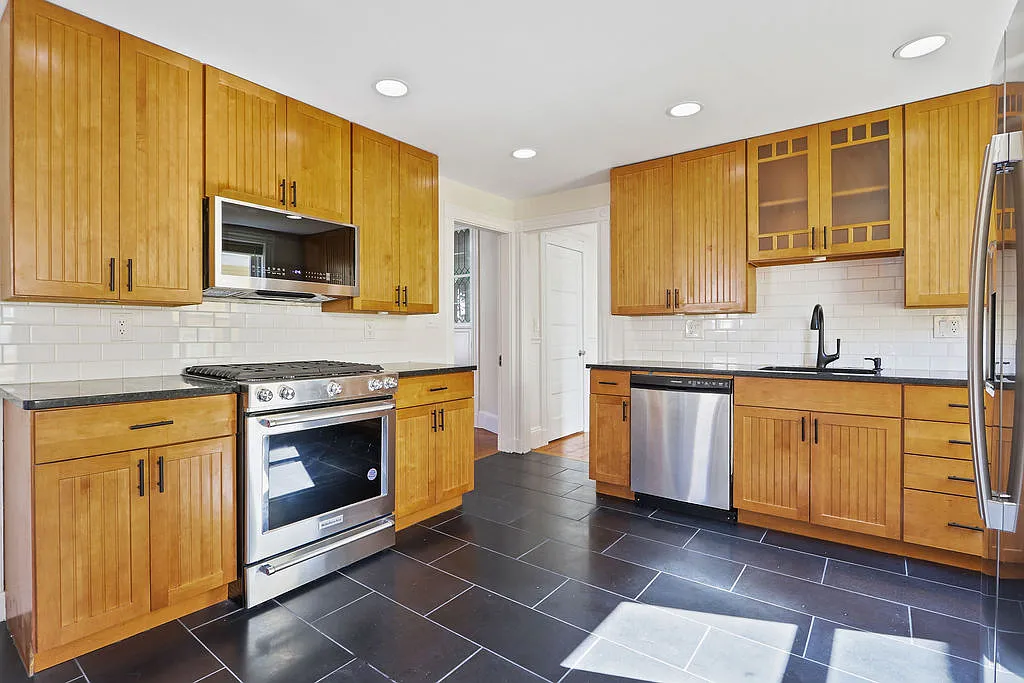 4 bed, 1.5 bath, 1242 sqft, $3,800 — Photo 1