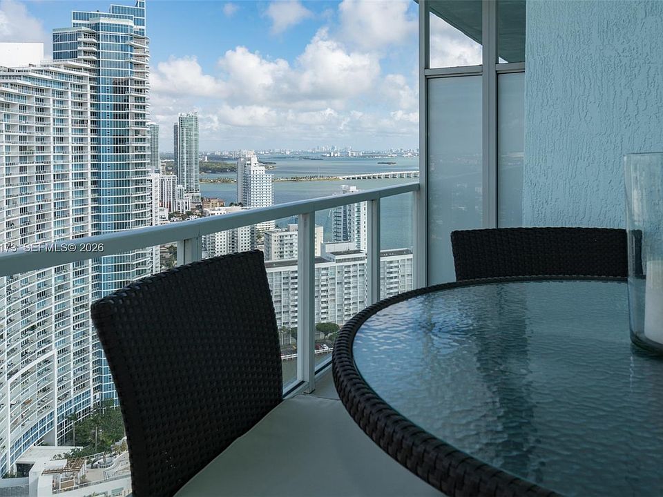 1st image of 1900 N Bayshore Dr APT 3514