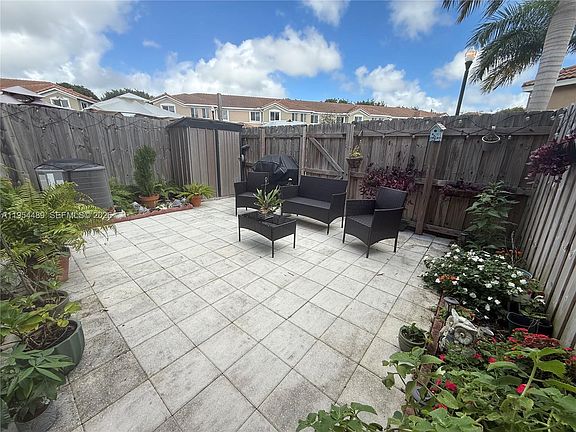 3rd image of 1043 SE 24th Ave