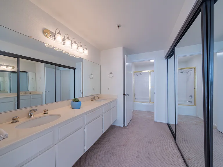 2571 Plaza Del Amo #209 — Photo 13