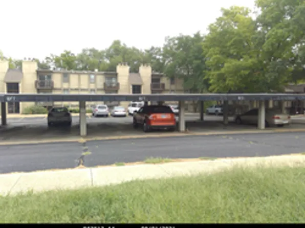 2220 SW 29th Ter APT 14, Topeka, KS 66611
