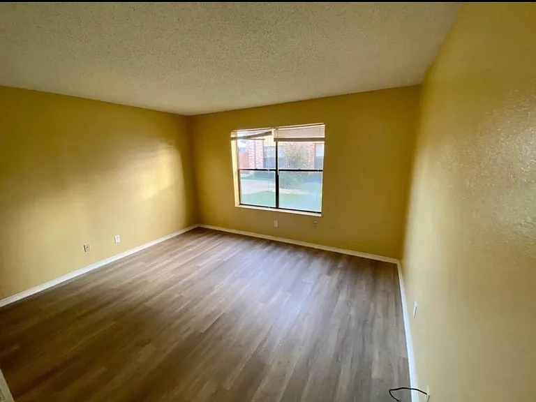 401 Jose Marti Blvd — Photo 4