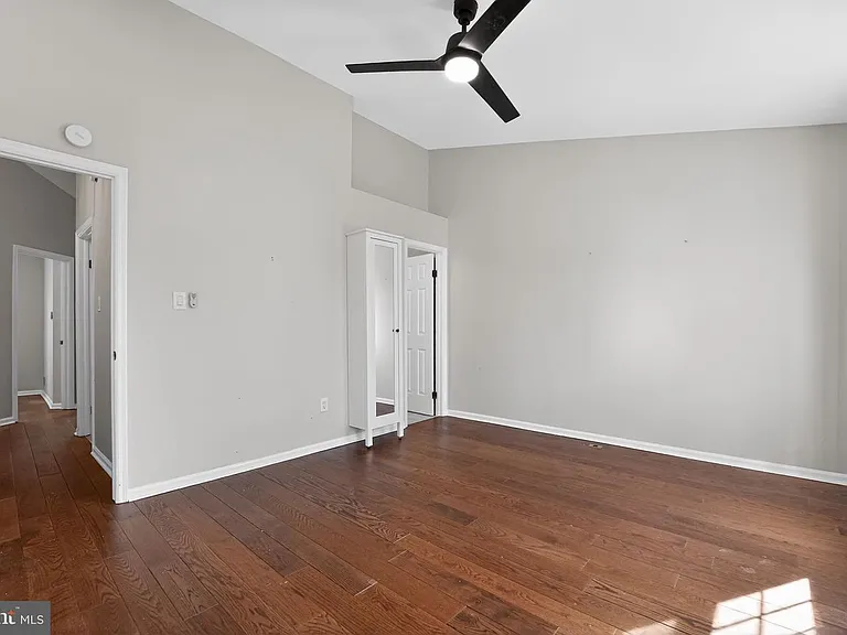 708 Suffield Dr — Photo 1