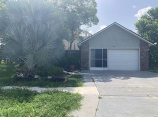 1015 Calle Rosa Pl, Ruskin, FL 33573