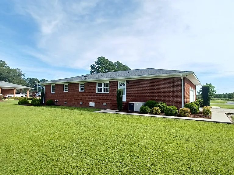 438 Lagrange Rd — Photo 2