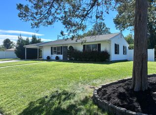 49 Openwood Ln, Levittown, PA 19055