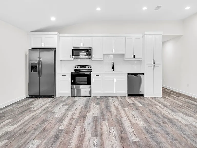 2212 Church St #A — Photo 24