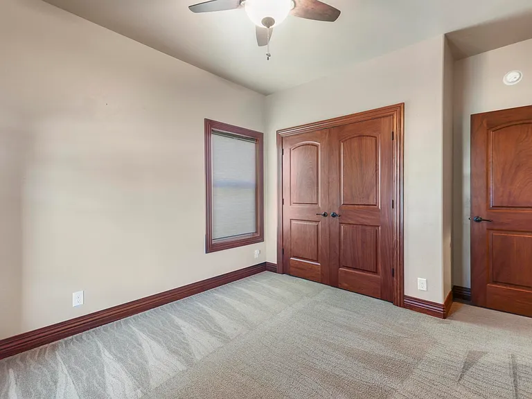 670 Sun Terrace Dr — Photo 31