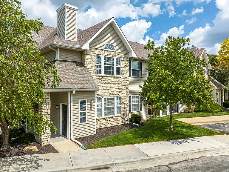Pinnacle Pointe — Photo 38
