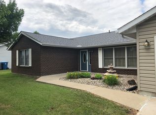 109 Chouteau Trace Pkwy, Granite City, IL 62040