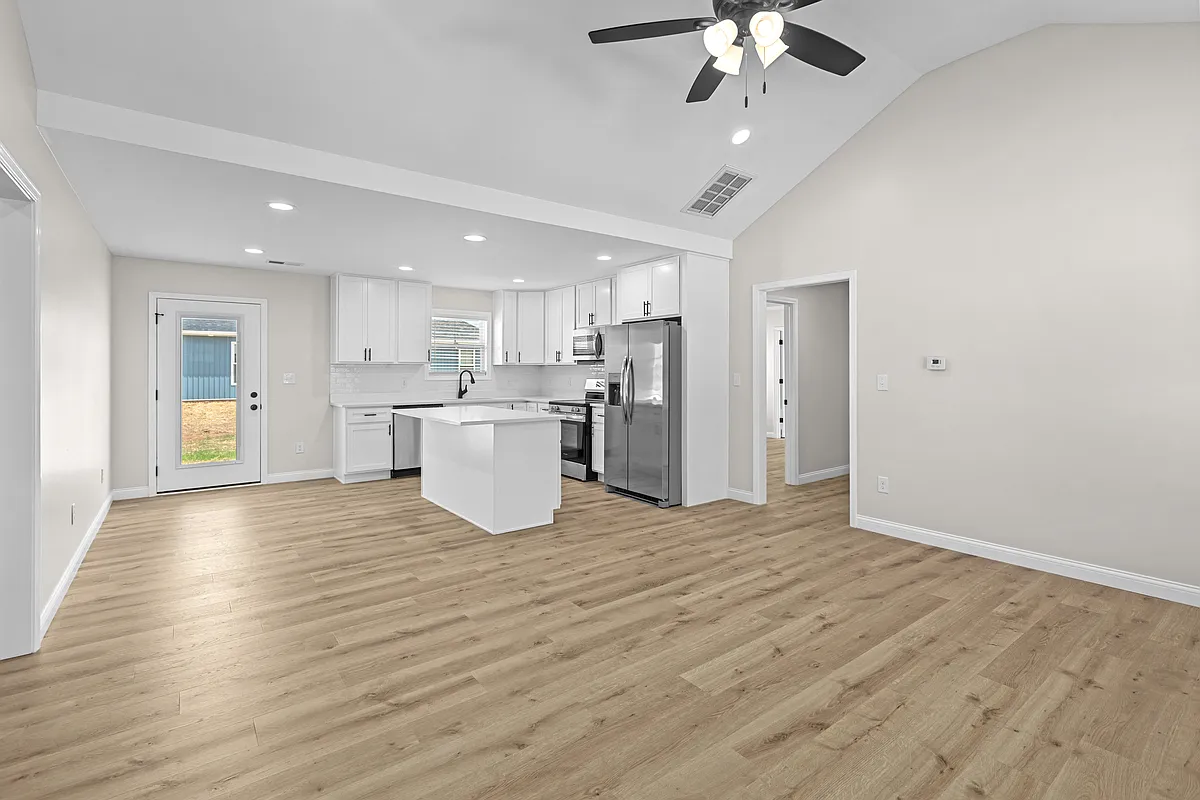 Building Photo - 414 Pinehurst Way