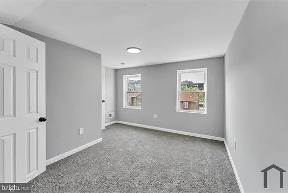 1510 E Madison St — Photo 6