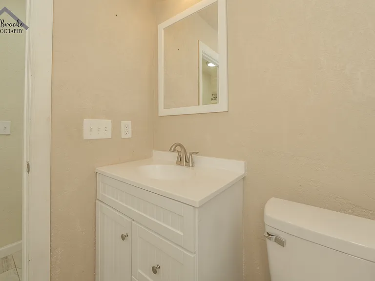 102 Paradise St — Photo 12